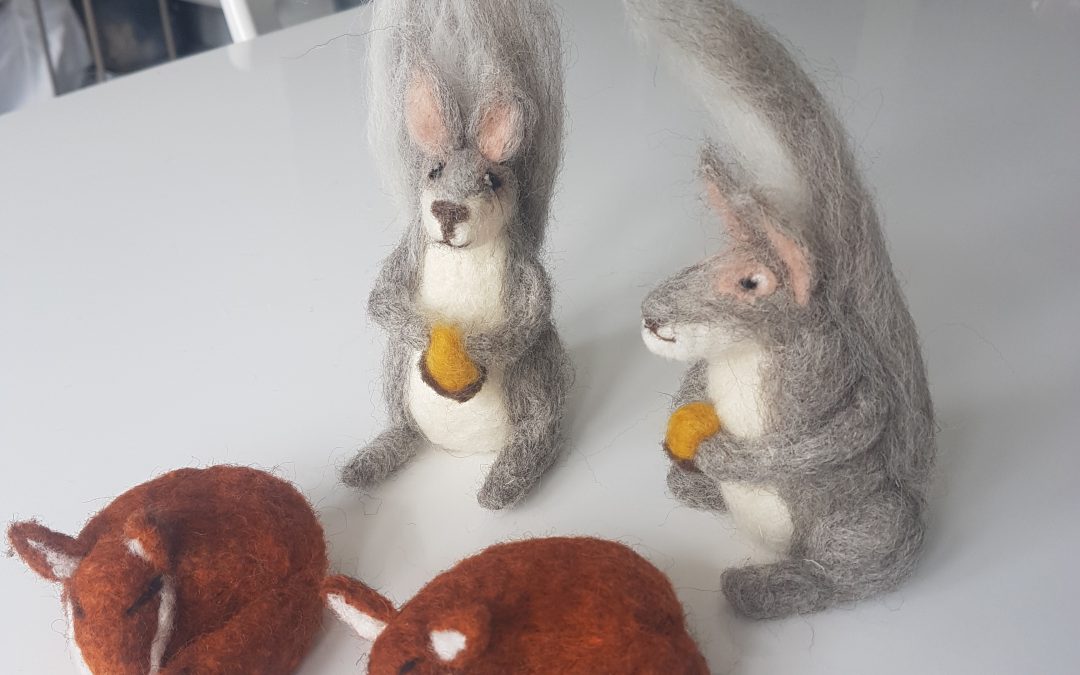 Felted foxes and