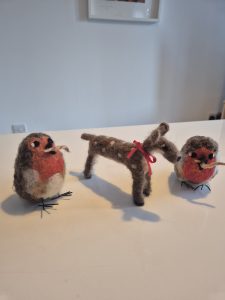 Needle felted robins and reindeer, wool felting